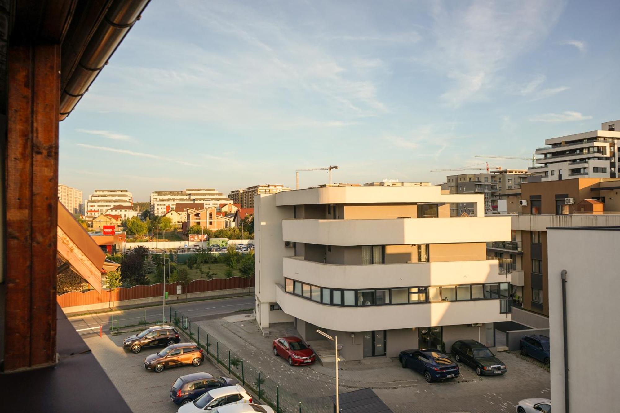 Mirandis Apartments - Comfort & Private Parking Near Coresi Mall Brașov Exterior foto