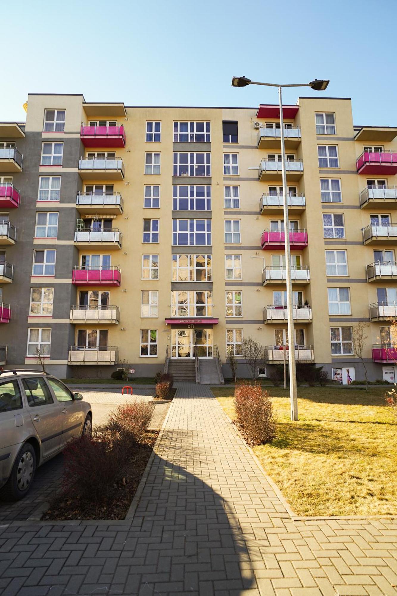Mirandis Apartments - Comfort & Private Parking Near Coresi Mall Brașov Exterior foto