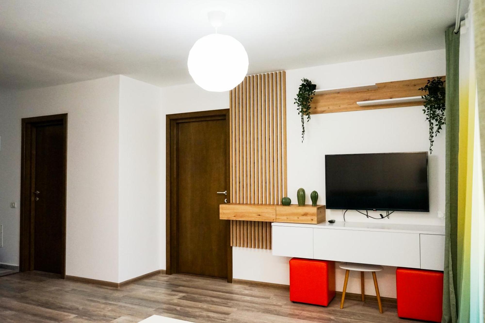 Mirandis Apartments - Comfort & Private Parking Near Coresi Mall Brașov Exterior foto