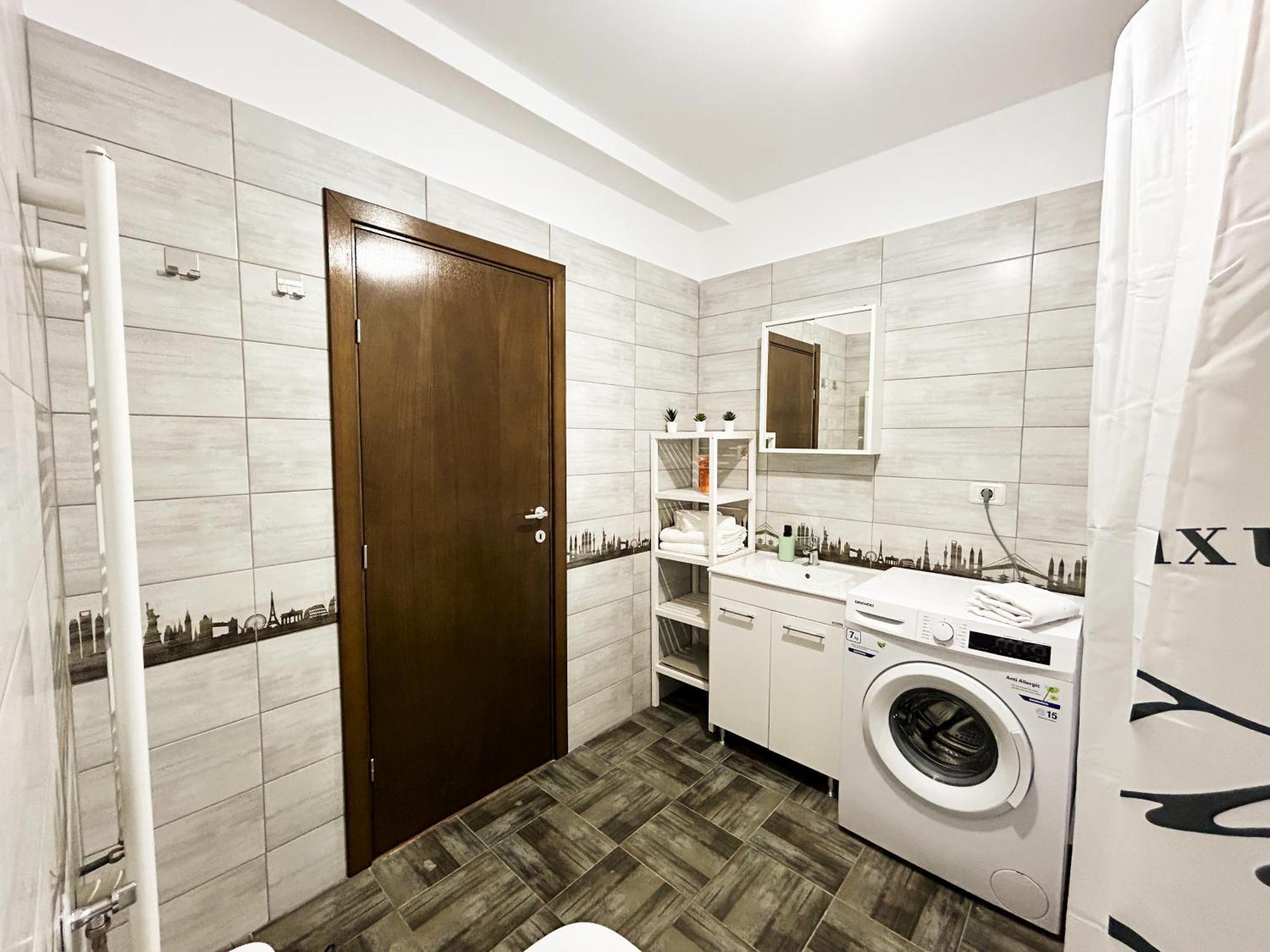Mirandis Apartments - Comfort & Private Parking Near Coresi Mall Brașov Exterior foto